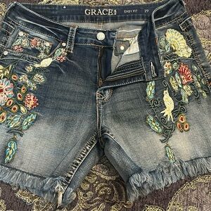 Grace shorts size 29 easy fit